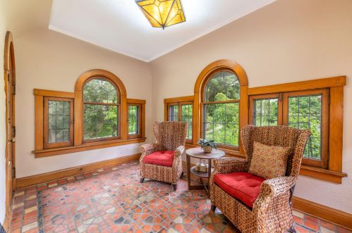 6108 Washington Cir, Milwaukee, WI 53213-2452