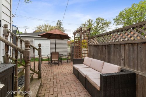 5712 Kenneth Ave, Chicago IL 60646-5907 exterior