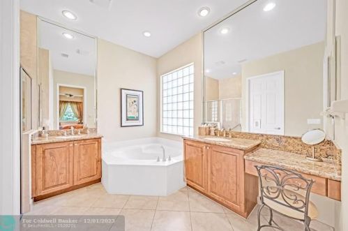 6786 Watertown Dr, Boynton Beach FL 33437-3922 exterior