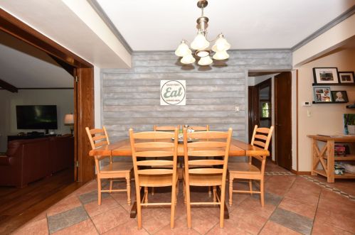 2380 Marne Ave, Milwaukee WI 53209-4370 exterior