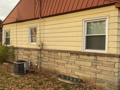 2933 Rochelle Ave, Milwaukee WI  53209-2624 exterior