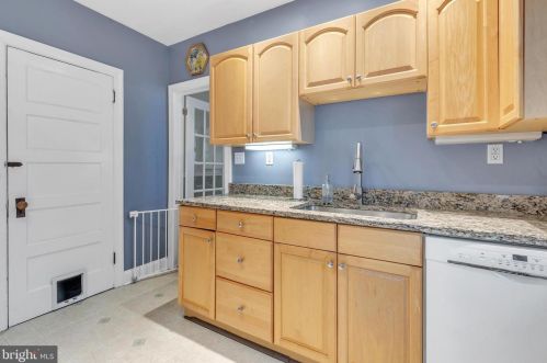 497 Lemonte St, Philadelphia PA  19128-4534 exterior