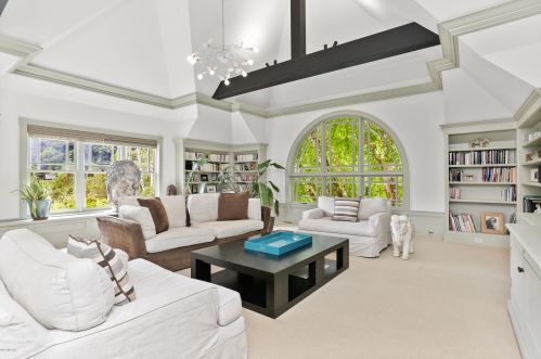 61 Byram Shr Rd, Greenwich CT 06830-6906 exterior