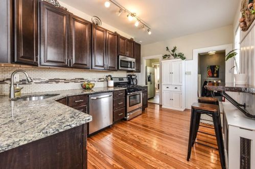 337 Jastram St, Providence RI 02908-4207 exterior