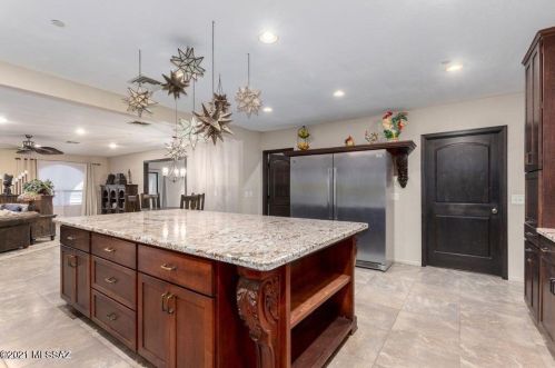 1660 King St, Tucson AZ 85749-8270 exterior