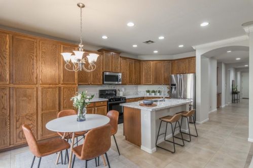 1222 Meredith Way, Folsom CA 95630-7325 exterior