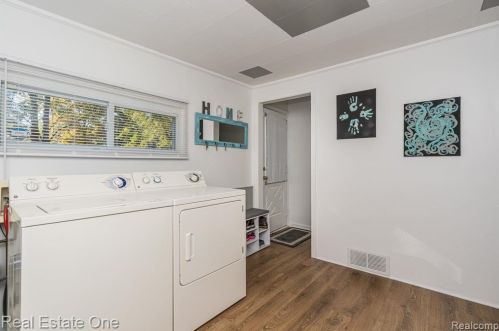 2475 Culbertson Ave, Rochester MI 48307-4610 exterior