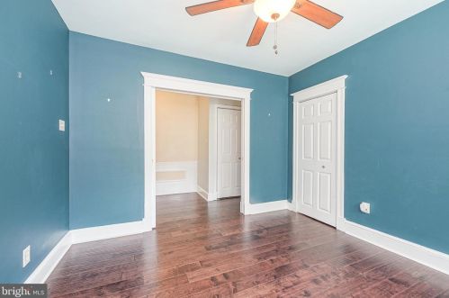 7017 Glenloch St, Philadelphia PA 19135-2223 exterior