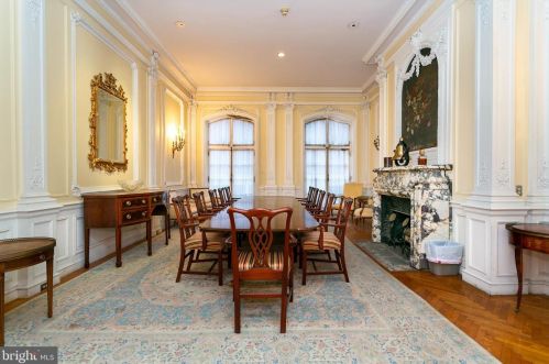 1629 Locust St, Philadelphia PA 19139-4515 exterior