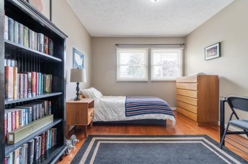 115 Newburn Dr, Pittsburgh PA 15216-1213 exterior