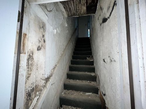 1206 Lakewood Ave, Pittsburgh PA 15220-5746 exterior