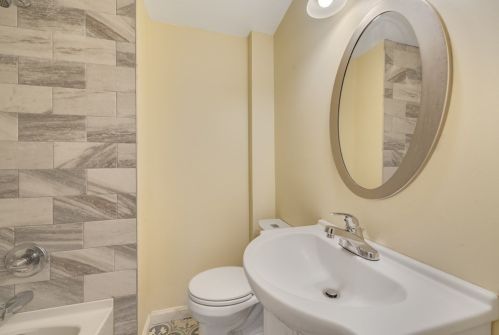 54 Crystal Ave, Springfield MA 01108-1722 exterior