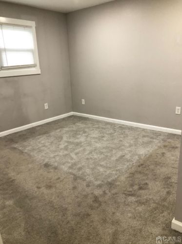 326 College Dr, Edison NJ 08817-5955 exterior