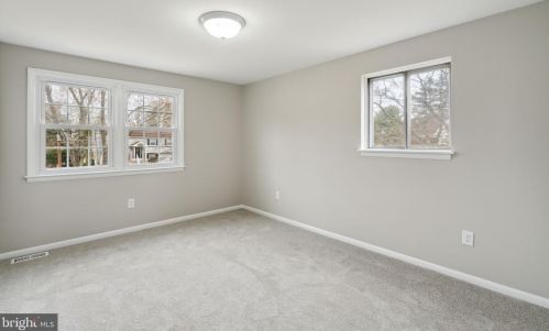 114 Woodview Ln, Riverton NJ  08077-3218 exterior