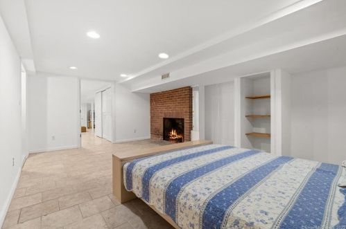 44 Nursery St, Norwalk CT 06850-1718 exterior