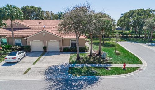 8602 Logia Cir, Boynton Beach FL 33472-7112 exterior