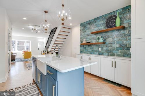 1009 Greenwich St, Philadelphia PA 19147-6409 exterior