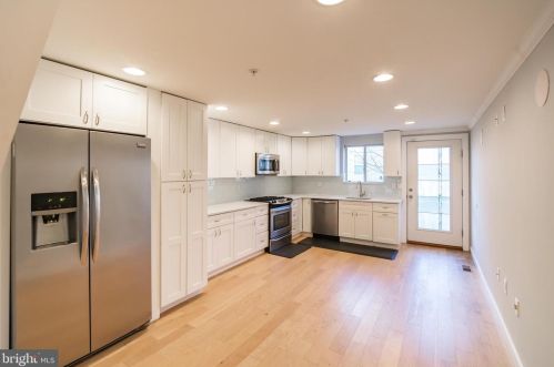 2435 Manton St, Philadelphia PA  19146-2433 exterior