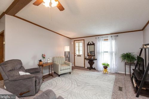 518 Pheasant Rdg Cir, Lancaster PA exterior