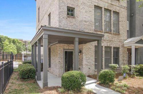 791 Liberty Commons Dr, Atlanta GA  30314-3653 exterior