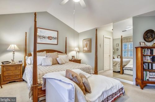 1276 Beverly Rd, Mc Lean VA 22101-2834 exterior