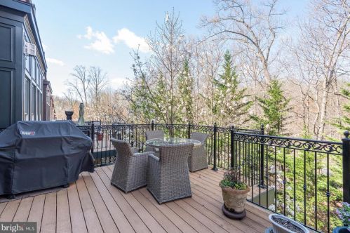 12561 Ansin Cir Dr, Rockville MD 20854-6912 exterior