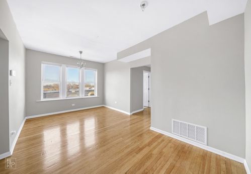 4039 Van Buren St, Chicago IL 60624-2747 exterior