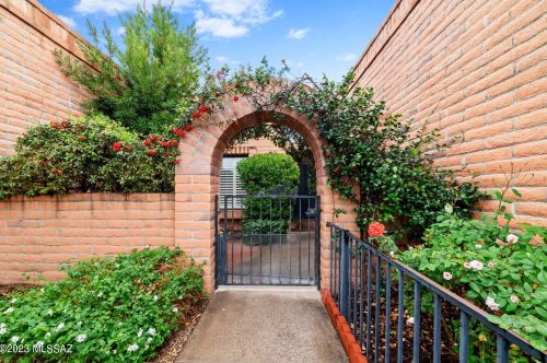 8557 Candlewood Loop, Tucson, AZ 85704-0927