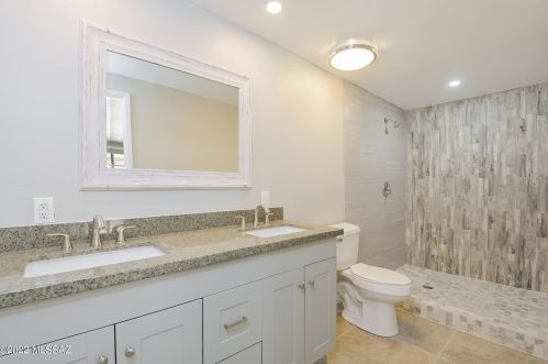 8648 Kenyon Dr, Tucson AZ  85710-4234 exterior