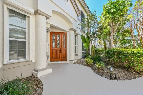 161 Colonade Cir, Naples FL 34103-8720 exterior