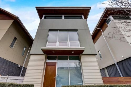 833 Reservoir Ave, Milwaukee WI 53212-3722 exterior