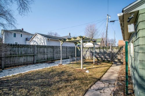 912 17 St, Manitowoc WI 54220-3129 exterior