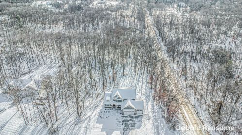 1839 Starr View Ln, Middlevle MI 49333-8061 exterior