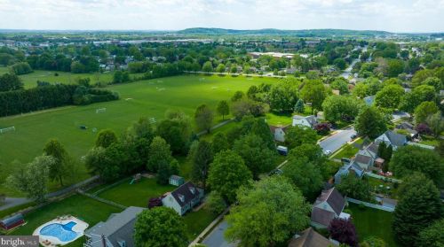 334 Powell Dr, Lancaster, PA 17601-3968