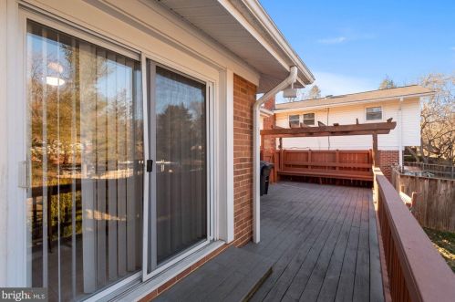 11837 Enid Dr, Rockville MD 20854-3454 exterior