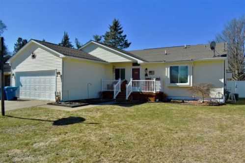 411 Aldrich St, Linden, MI 48451-8907