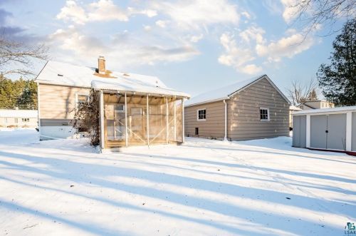 1524 Anderson Rd, Duluth MN 55811-5424 exterior