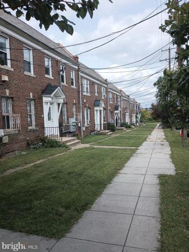 1523 17th St, Washington DC  20020-5532 exterior