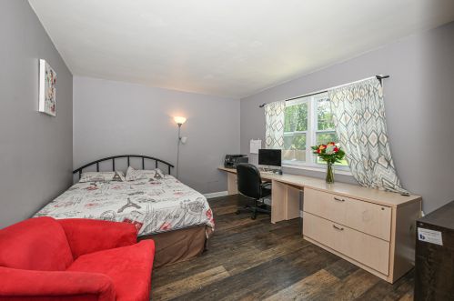 6037 22 St, Milwaukee WI 53233-1914 exterior