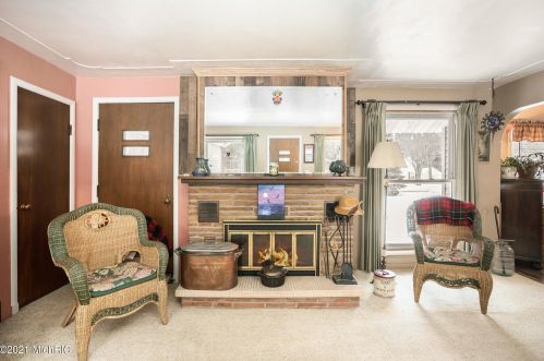 3881 Linda St, Meskegon MI 49444-4027 exterior