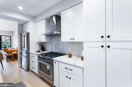 1733 Independence Ave, Washington DC  20003-1637 exterior