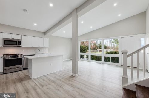 4000 Javins Dr, Alexandria VA  22310-2037 exterior