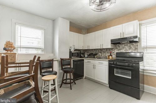 834 Berkeley Ave, Trenton NJ 08618-5320 exterior