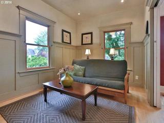 8603 15th Ave, Portland OR  97202-7138 exterior