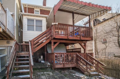 90 Pasadena, Pittsburgh PA 15215-0024 exterior