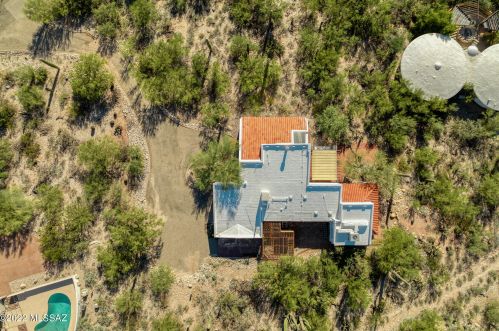 6715 Camino Padre Isidoro, Tucson AZ  85718-2037 exterior