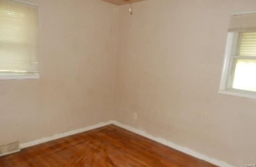 10605 Dunkeld Cir, Saint Louis MO 63137-3809 exterior