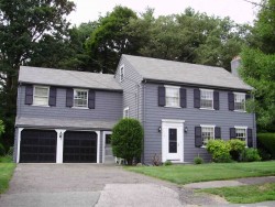11 Grayson Ln, Newton, MA 02462-1020
