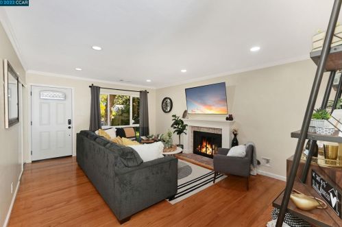 933 Santa Lucia Dr, Concord CA 94523-2366 exterior