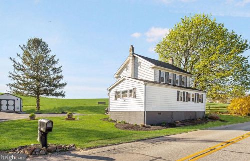 2694 Pleasant Hill Rd, Hanover, PA 17331-9638